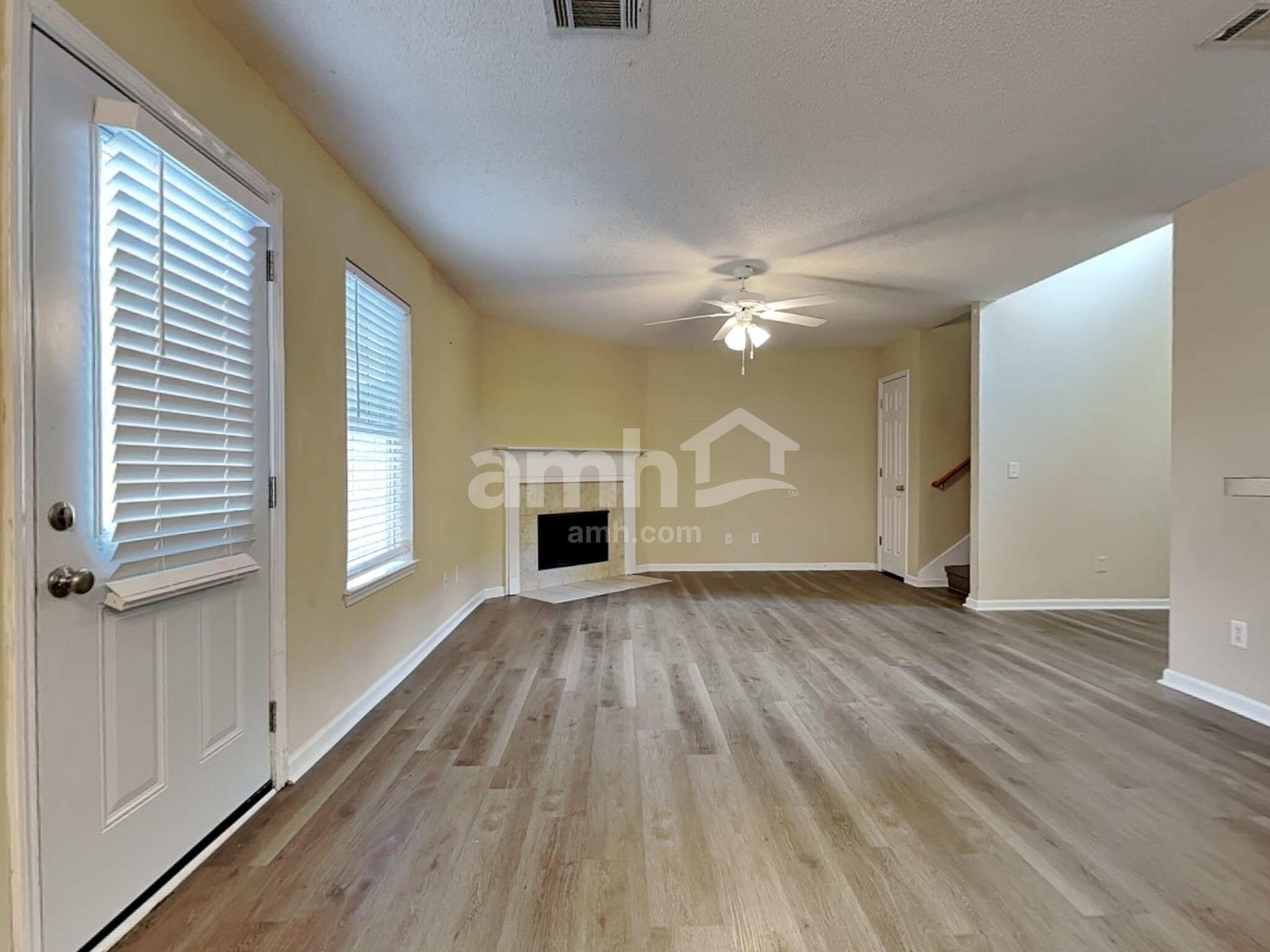 Building Photo - 20 Willow Lakes Dr
