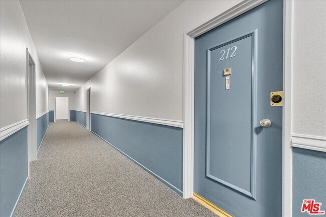 Building Photo - 4647 Willis Ave