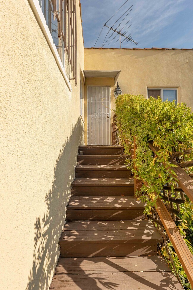 Building Photo - 6252 Commodore Sloat Dr