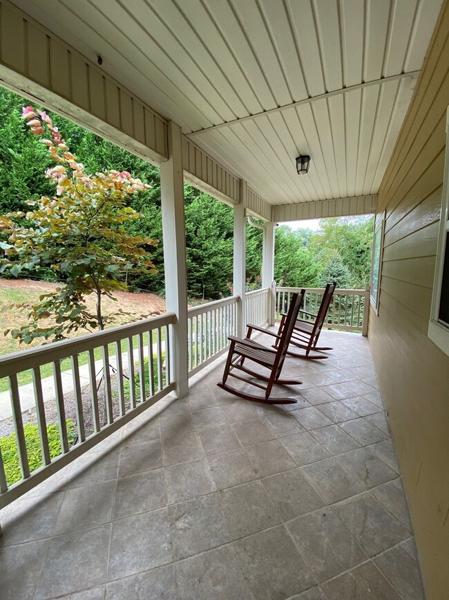 Building Photo - West AVL  - Good Things Come in Twos!  Rea...