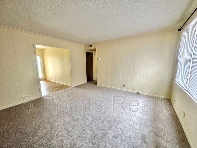 Building Photo - 102 Susan Ct