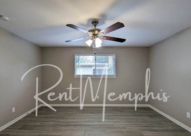 Building Photo - 358 E Pkwy N