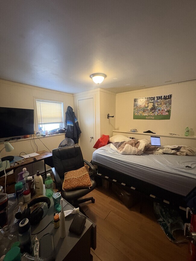 Building Photo - 98 Pelham Rd