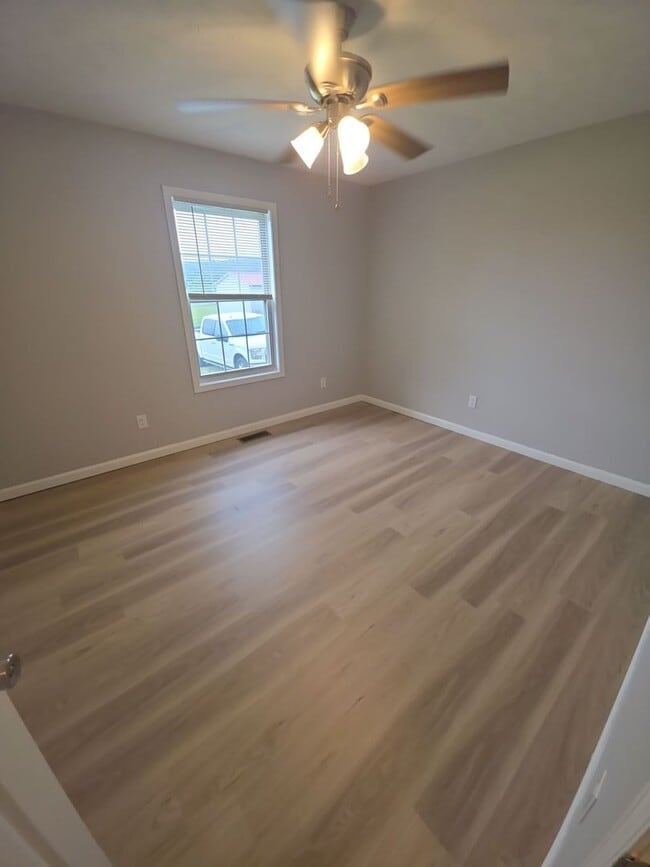 Building Photo - Newly Updated 2-Bedroom Apartment in Sparta with Lawn Care Included