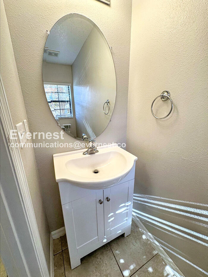 Building Photo - 2429 Hibiscus Bay Ln