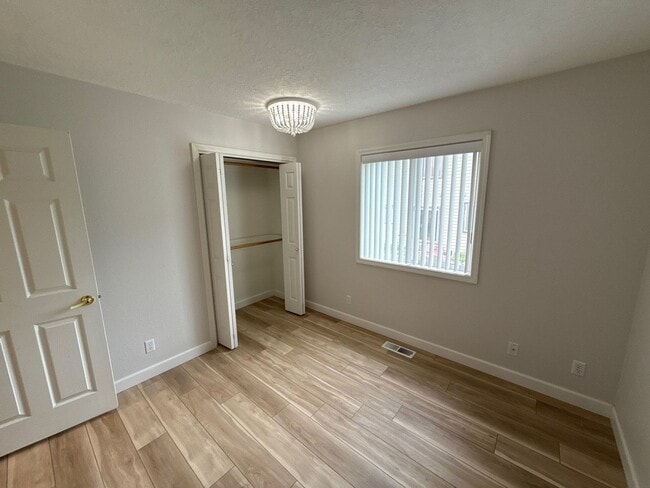 Building Photo - 5512 Murray St SE