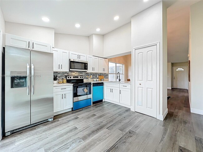 Building Photo - 2160 Churchill Downs Cir