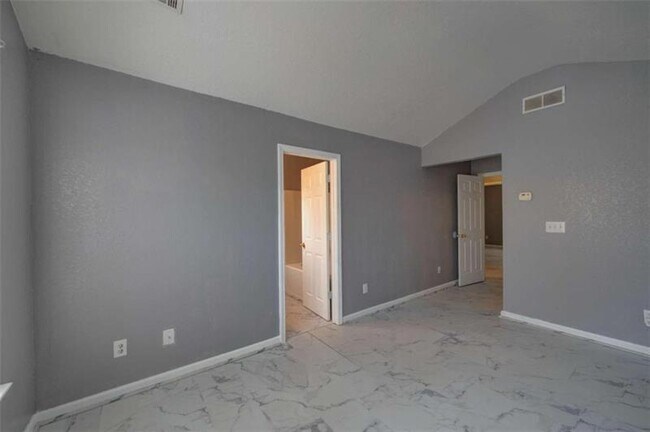 Building Photo - 2781 Snapfinger Manor