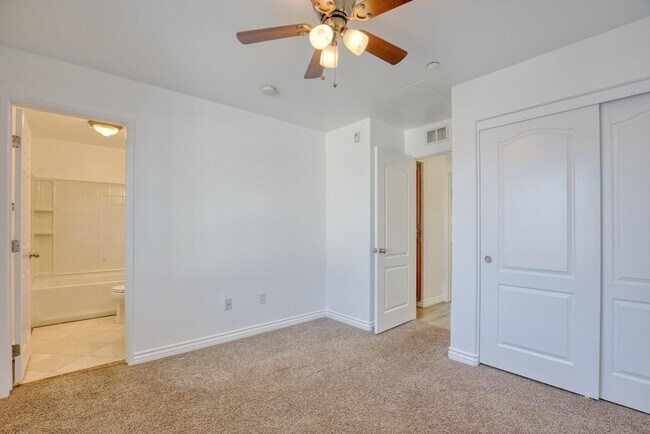 Building Photo - 2706 Black Locust Ct