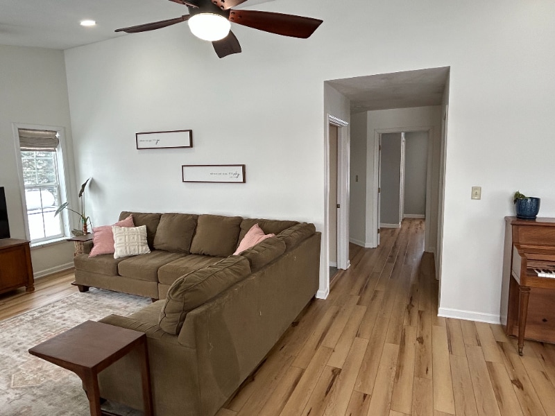 Building Photo - 40020 Selos Rd