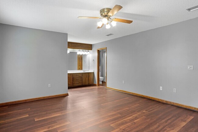 Building Photo - 3bd 2ba Home for Rent on Empire Rd