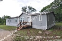 Building Photo - 105 Encino Torcido