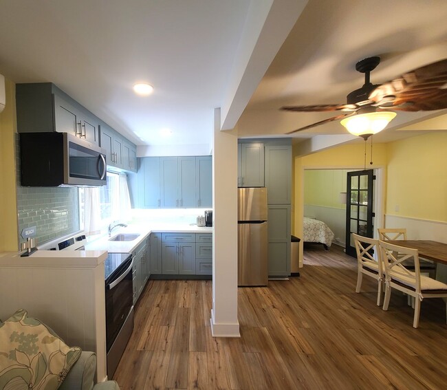 Building Photo - Newly remodeled 1 bed/ 1 bath.   Literally...