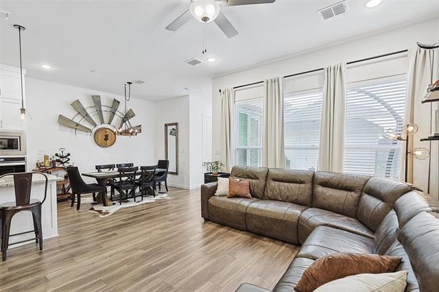 Building Photo - 1008 Redbrick Ln