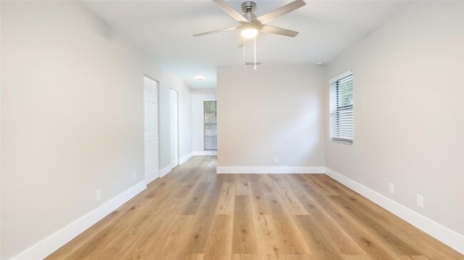 Building Photo - 6411 NW 54th Dr