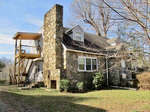 Building Photo - West Asheville Apartment - One Bedroom Plus Office