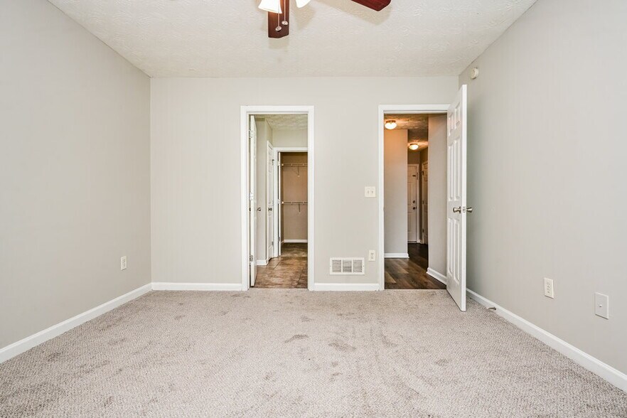 Building Photo - 120 Sampson Ct