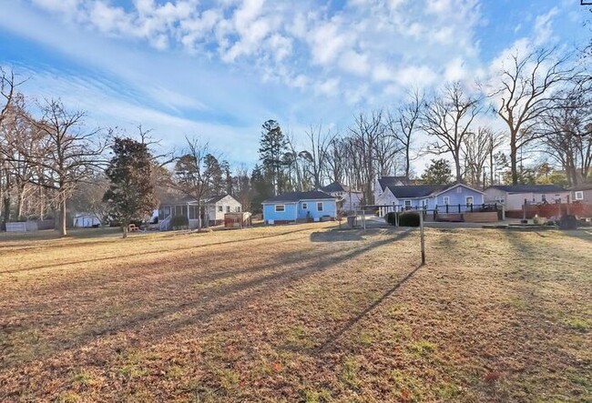 Building Photo - Charming 2BD/1BA Ranch in Bradley Hills!