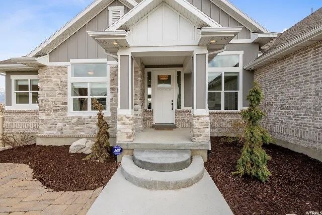 Primary Photo - 1597 W Hunters Creek Cir