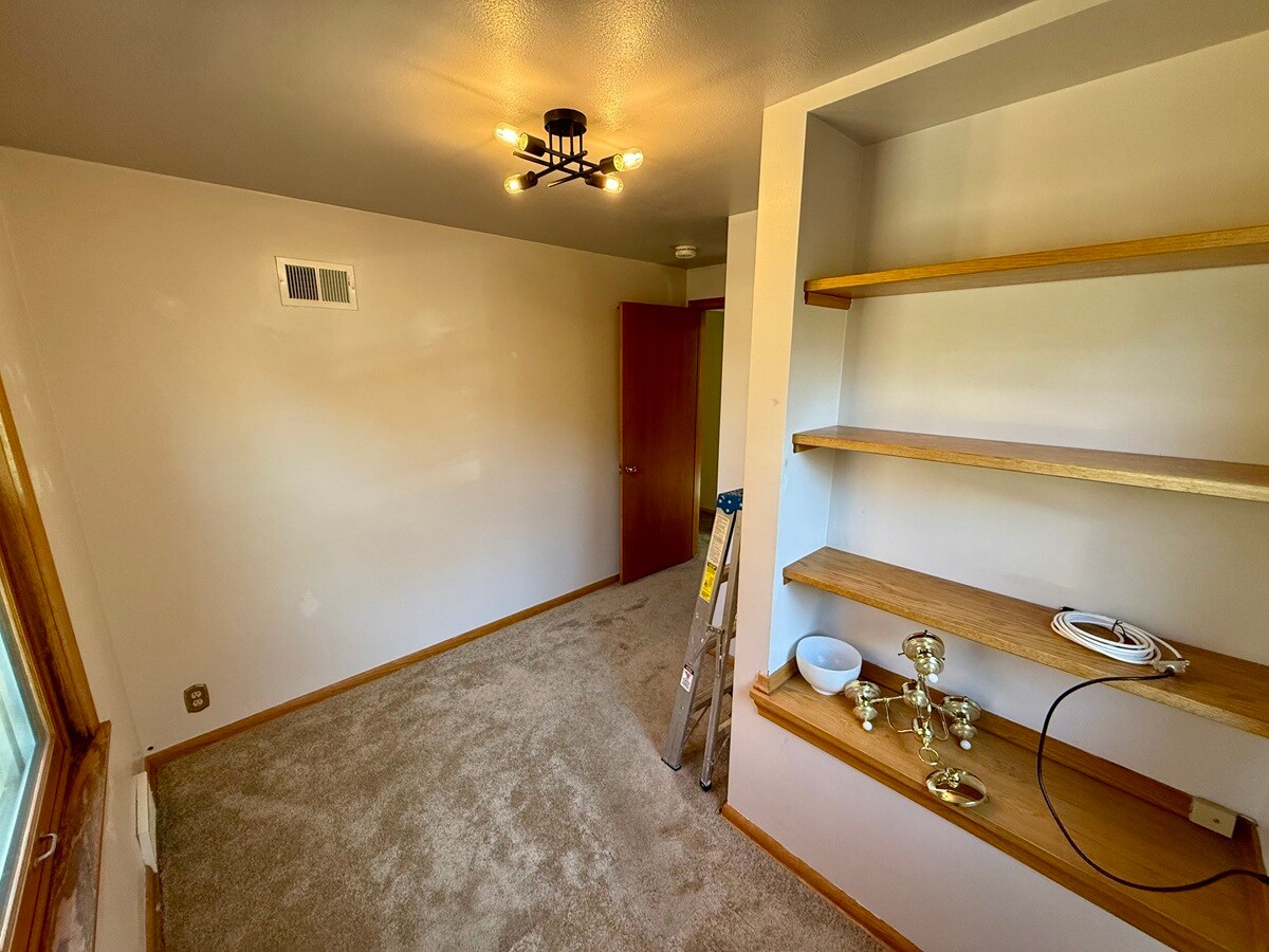 Building Photo - 5403 Pleasant Ave