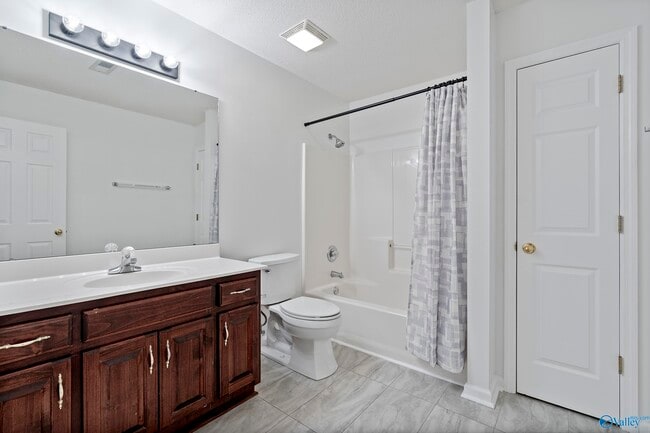 Building Photo - 100 Ellacott Dr