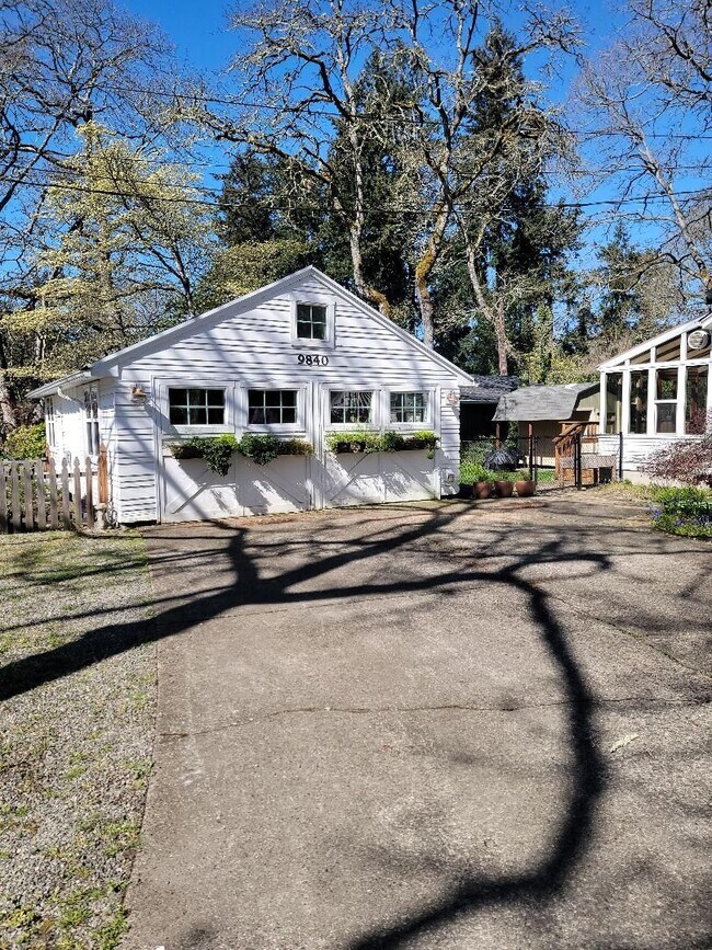Building Photo - Beautiful Craftsman-style 3 bedroom, 2 bath home (1632 sq ft)  near Lake Steilacoom PLUS studio c...