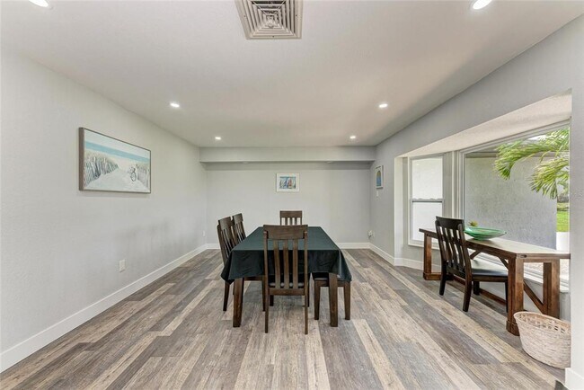 Building Photo - 3376 Peace River Dr