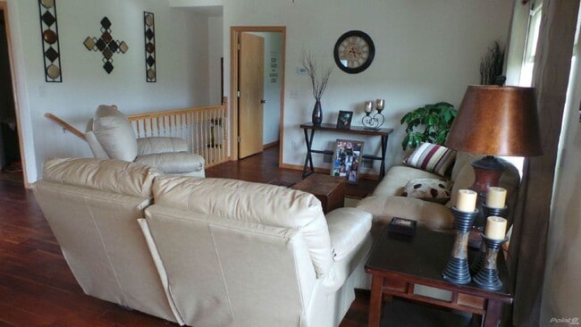 Building Photo - SPACIOUS | 3 BEDROOM | TOWNHOME | LOCATED IN AUBURN HILLS