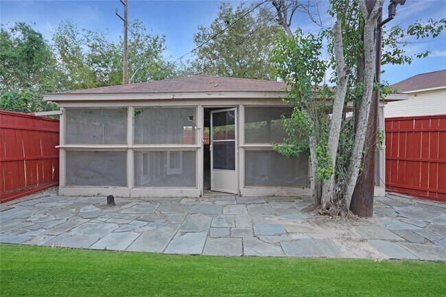 Building Photo - 15426 Oak Lake Glen Dr