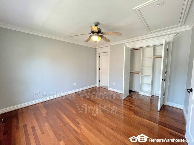 Building Photo - 2940 Hollister Ave