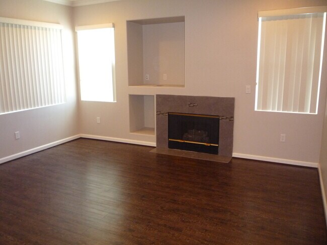Building Photo - 10978 Serafina Ln