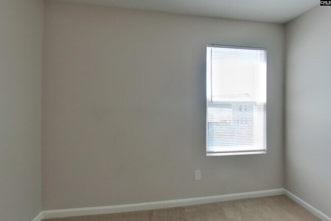 Building Photo - 1430 Sandra Dr