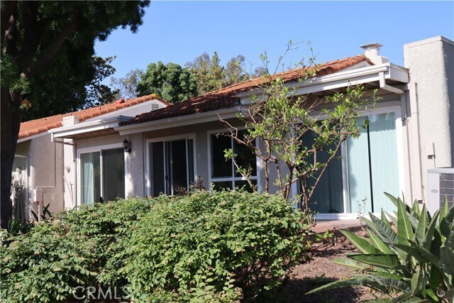 Building Photo - 5377 Avenida Sosiega