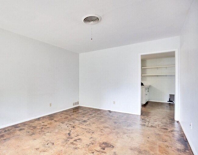 Building Photo - 1616 Ashberry Dr