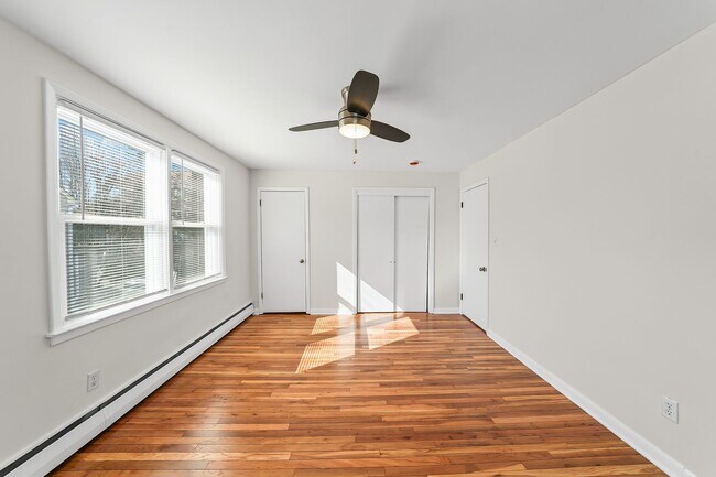 Building Photo - 709 Morgan Ave