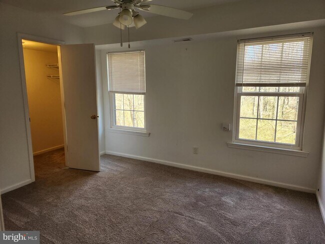 Building Photo - 1598 Nixon Dr