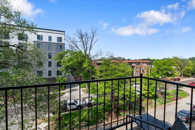 Building Photo - 5630 Pershing Ave
