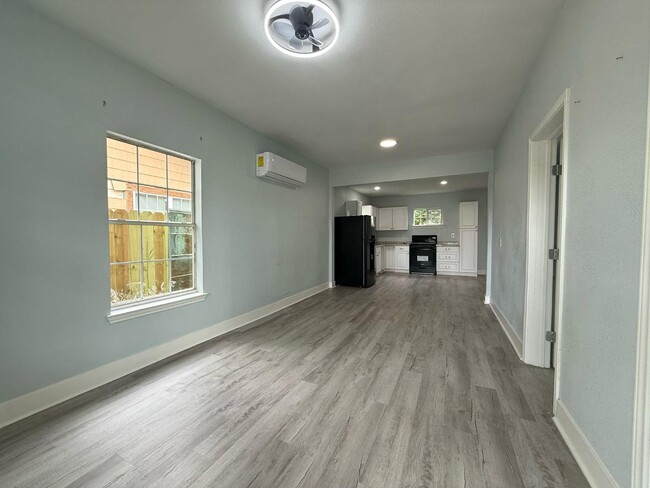 Building Photo - 245 G St