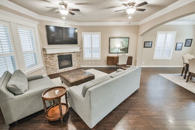 Building Photo - For Lease | 3 Bed, 2 Bath | 2,442 Sq Ft | Upland Place |