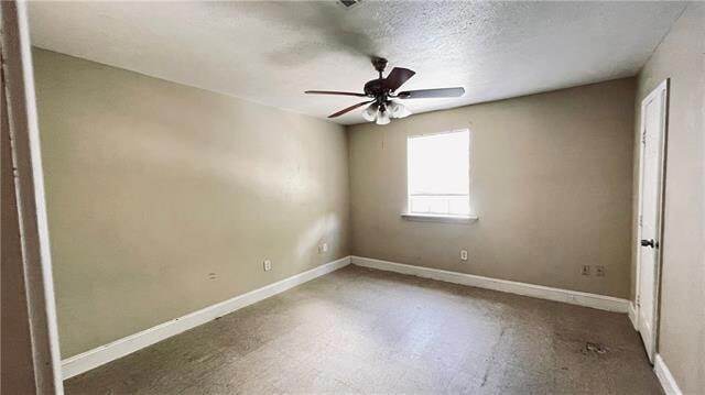 Building Photo - 924 E Monterey Ct