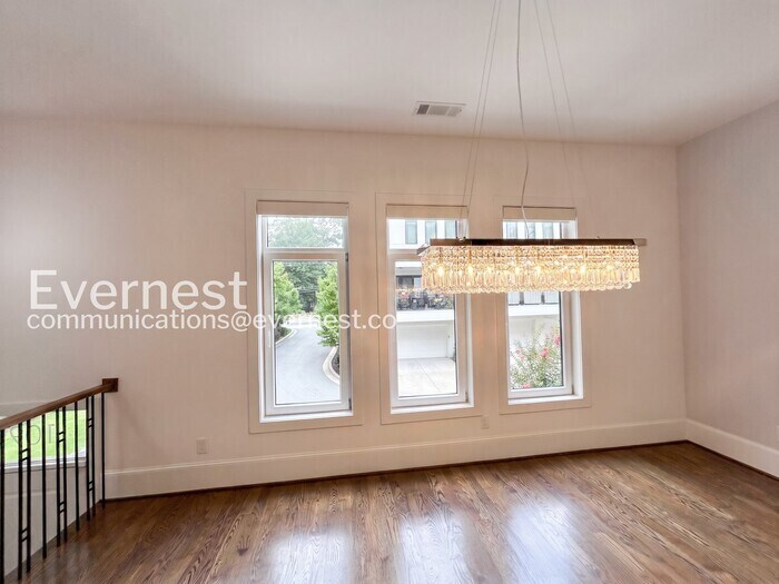 Building Photo - 1099 Briar Cove Cir