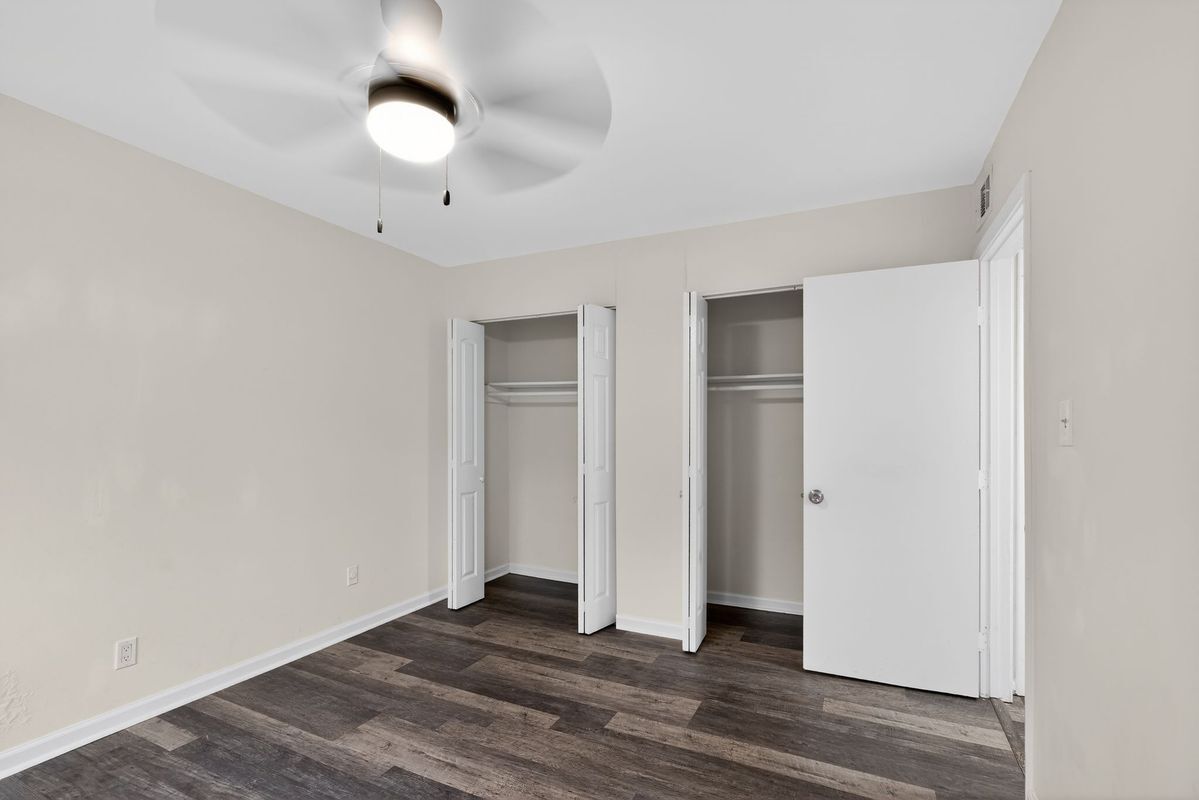 Building Photo - 2520 Peachwood Cir NE