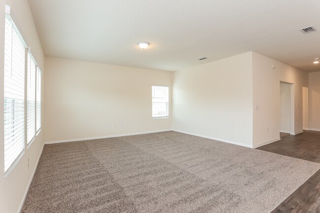 Building Photo - 145 Ashwood Cir