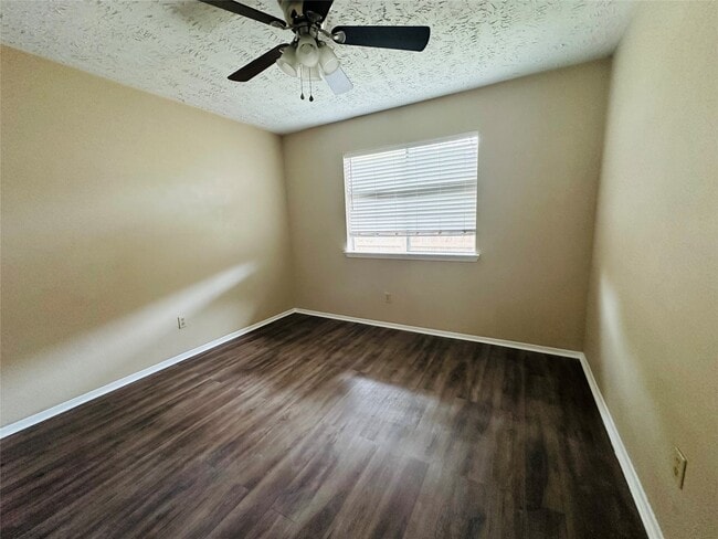 Building Photo - 10826 Laureldale Ct