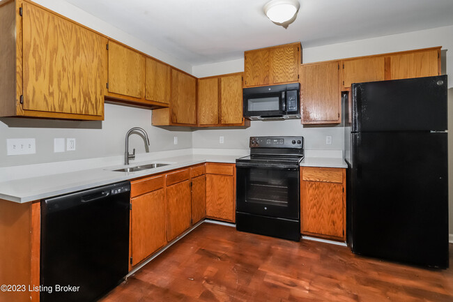 Building Photo - 2534 St Xavier St