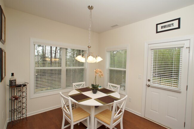 Building Photo - 105 Cobalt Creek Way
