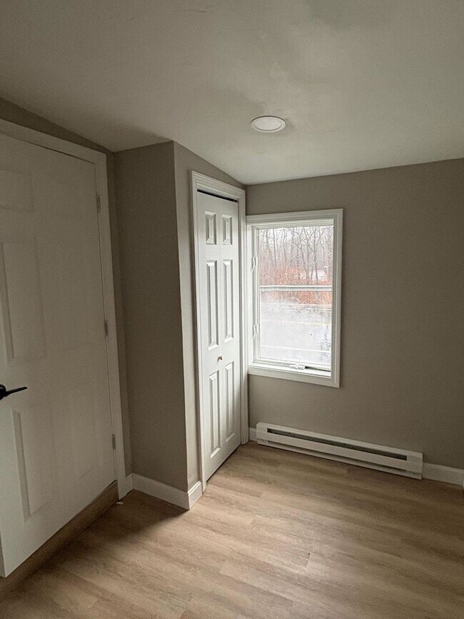 Building Photo - 21 Mechanics St