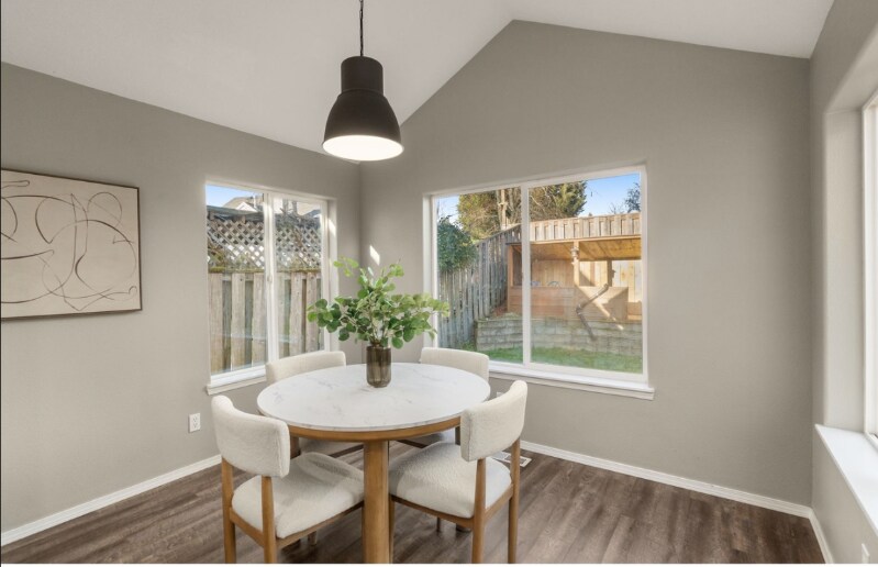 Building Photo - 1328 NE Parkside Dr