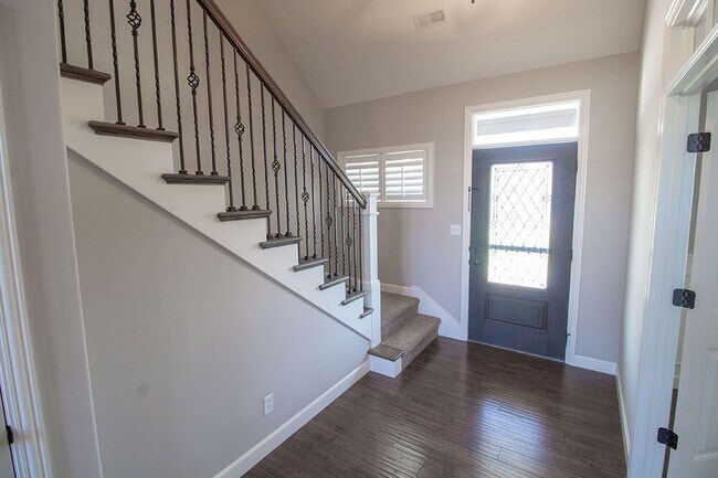 Building Photo - 7407 Pemberton Dr