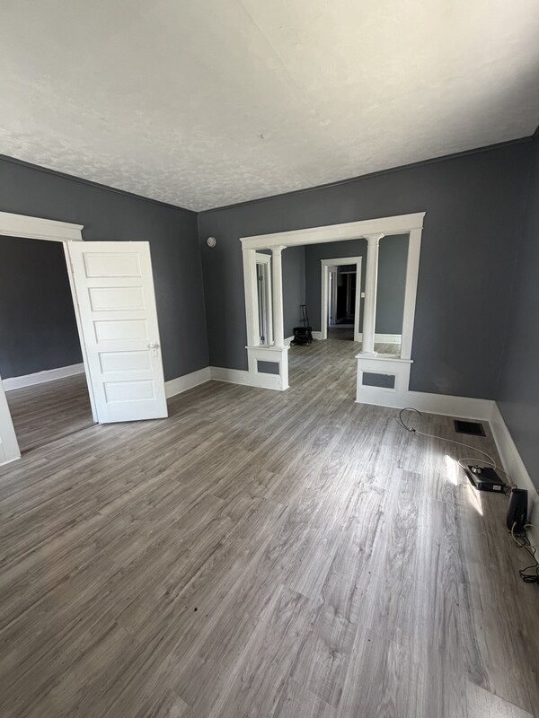 Building Photo - 1137 E 66th St